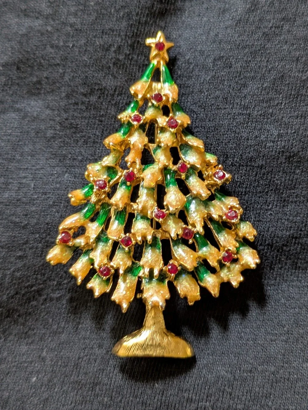 N/A festive gold